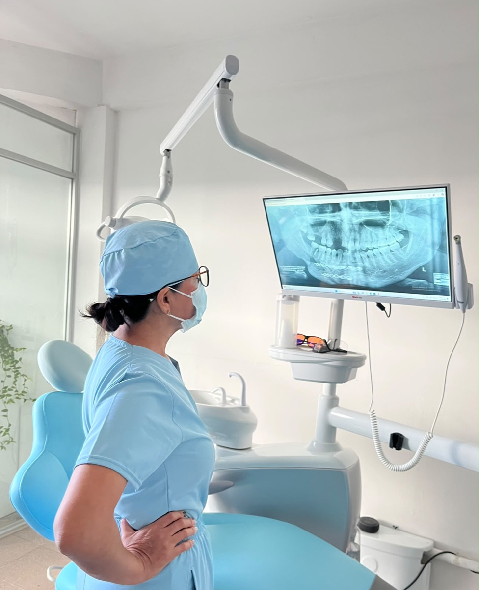Consultorio con radiografía panorámica